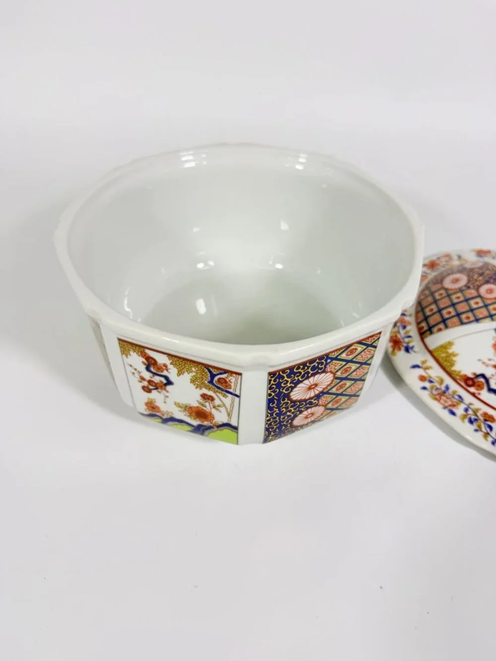 Tureen Covered Bowl Serving Dish Imari Tatung Chinaware Datong Vintage Cathay Oc